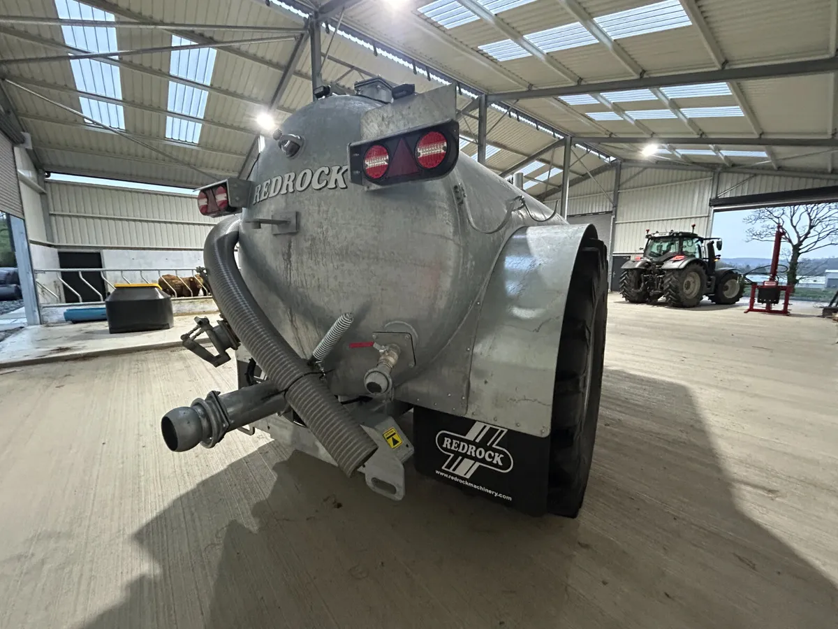 Redrock 2050g Tank With Big Wheels - Image 4