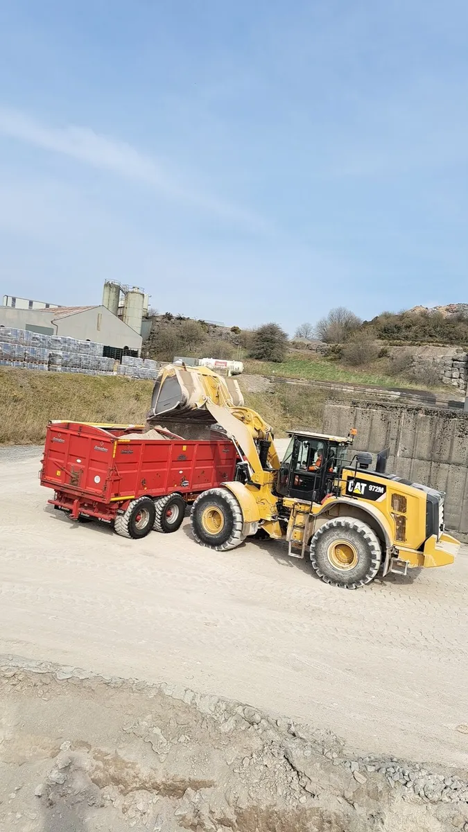 Lime spreading - Image 3