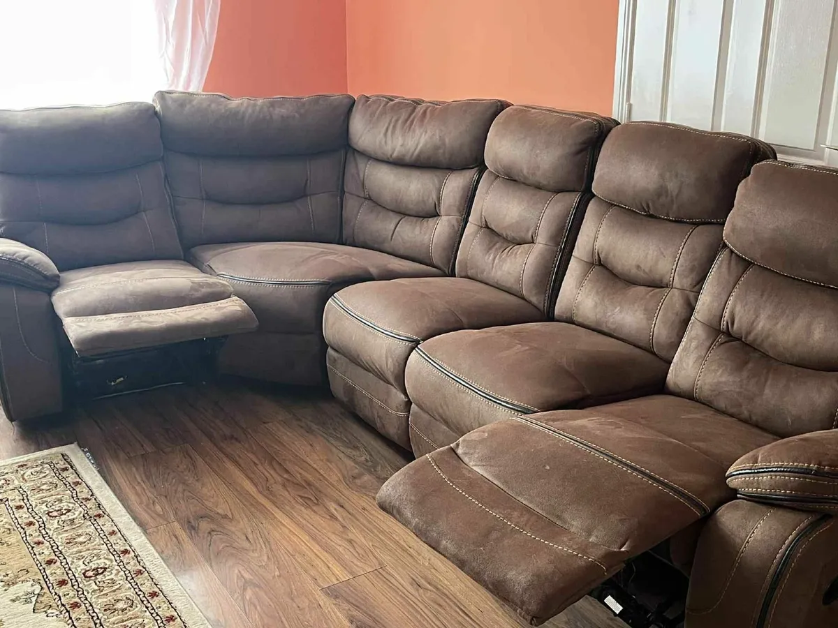 Corner sofa - Image 1