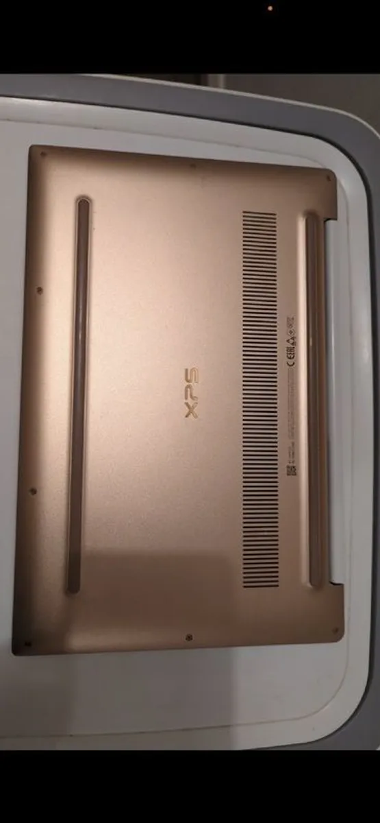 Dell XPS 13.3" i7 like new. Rose Gold - Image 2
