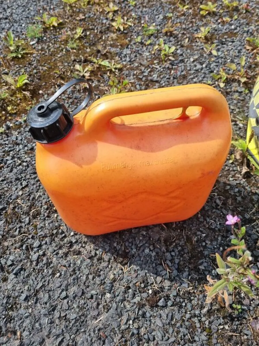 Kayak + 3.2 HP engine outboard - Image 4