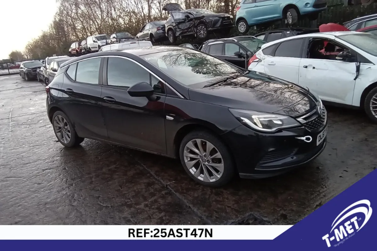 2017 VAUXHALL ASTRA BREAKING FOR PARTS - Image 2