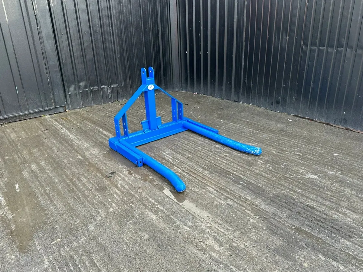 Three Point Linkage Bale Lifter – Brand New - Image 1