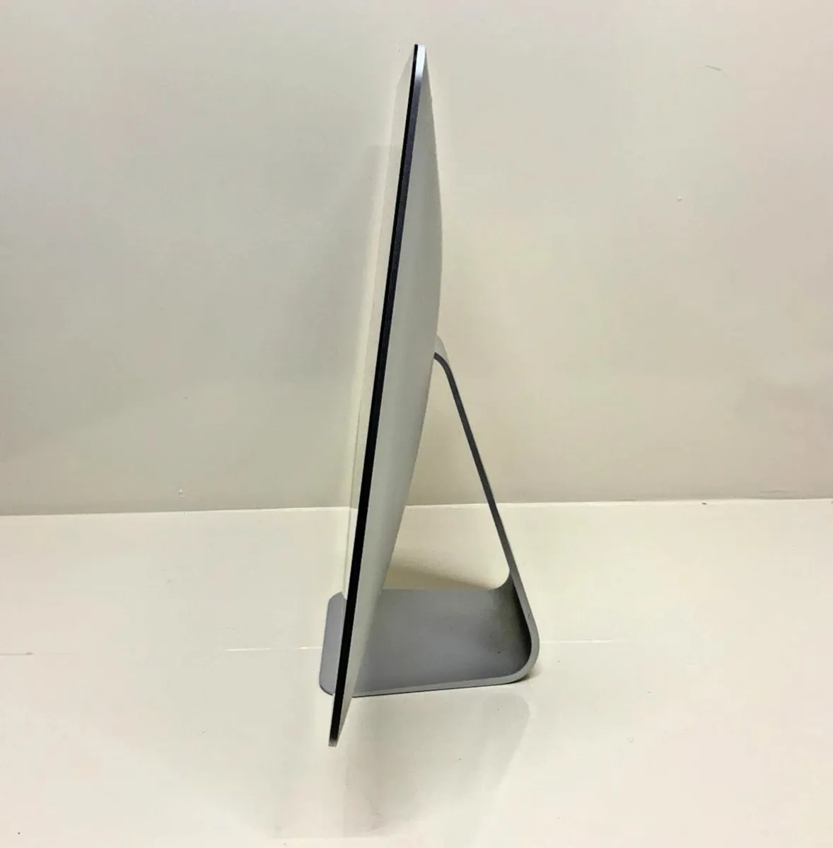 21.5" iMac, 2017, 1Tb HDD, 8GB 2400Mhz DDR4 RAM - Image 4