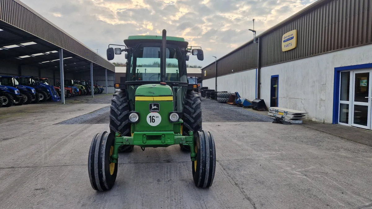 John Deere 2450 2WD - Image 2