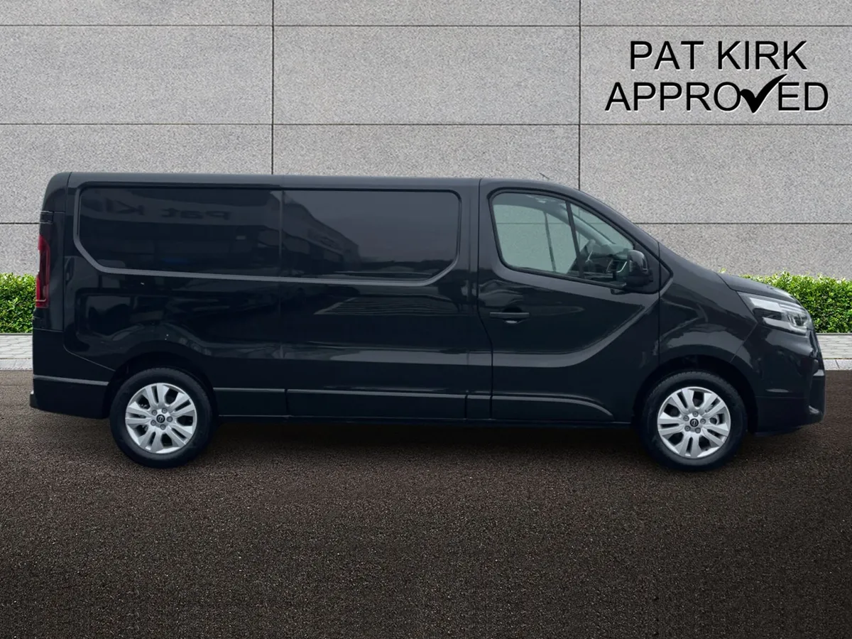 Nissan Primastar 30 L2 Diesel Tekna - Image 3