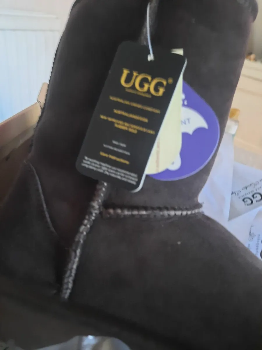 Ugg Short chocolate brown boots - Image 2