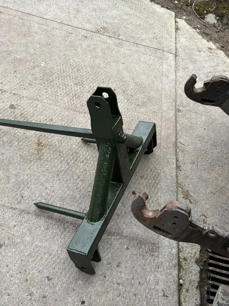 Bale spike - Image 2