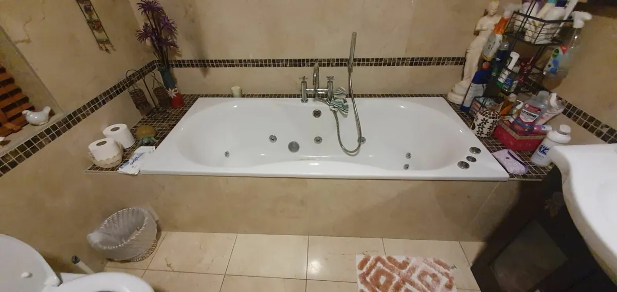 Jacuzzi Style whirlpool Bath tub 500 ONO - Image 1