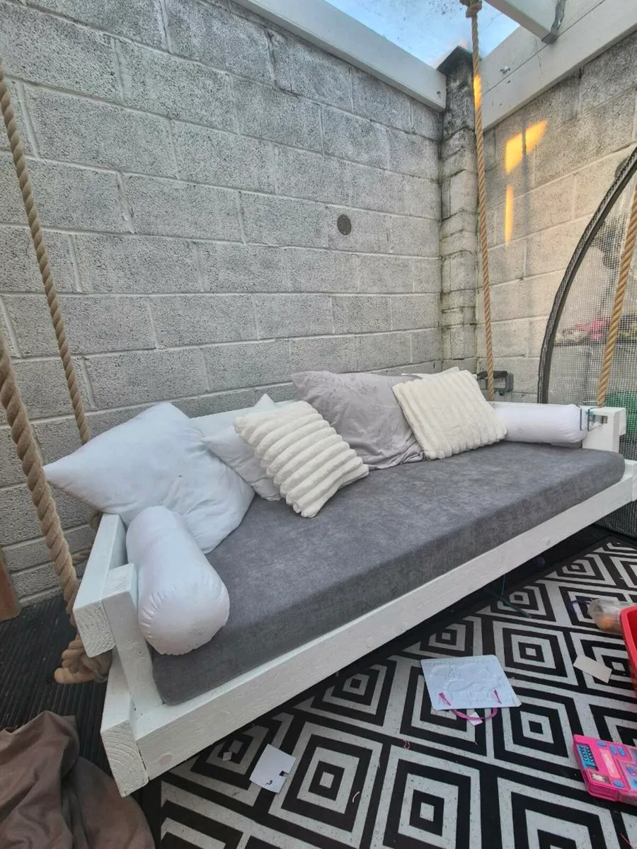 Swing Daybed /porch swing - Image 3