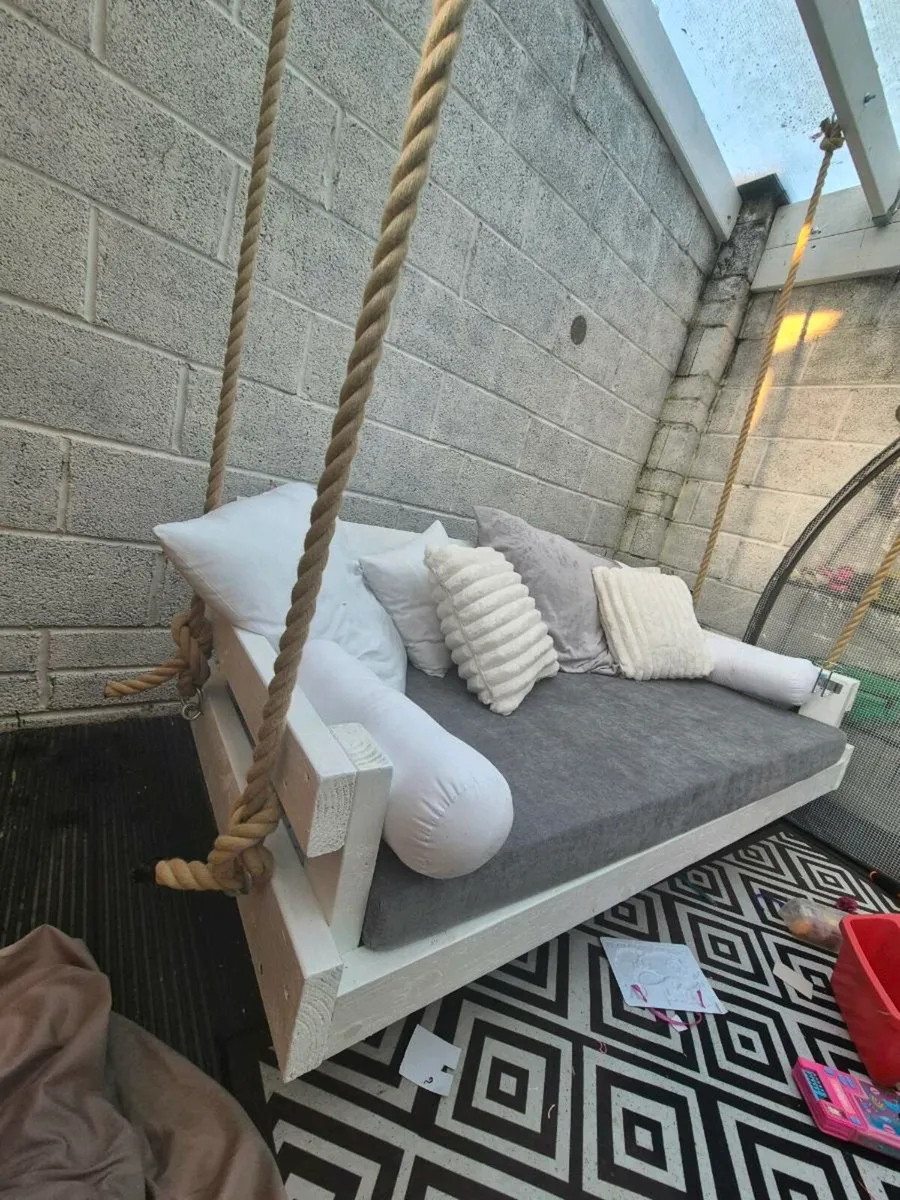 Swing Daybed /porch swing - Image 4