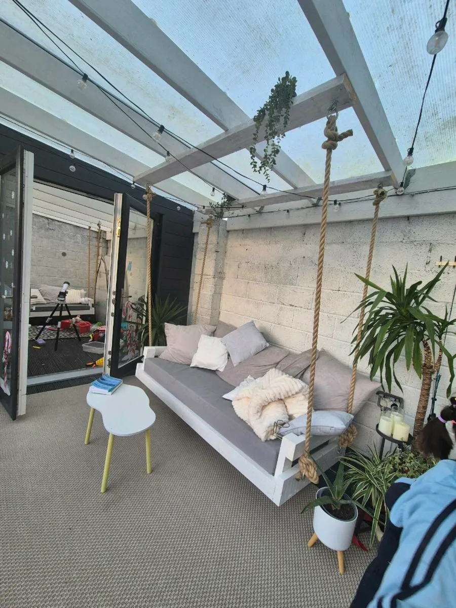 Swing Daybed /porch swing - Image 1