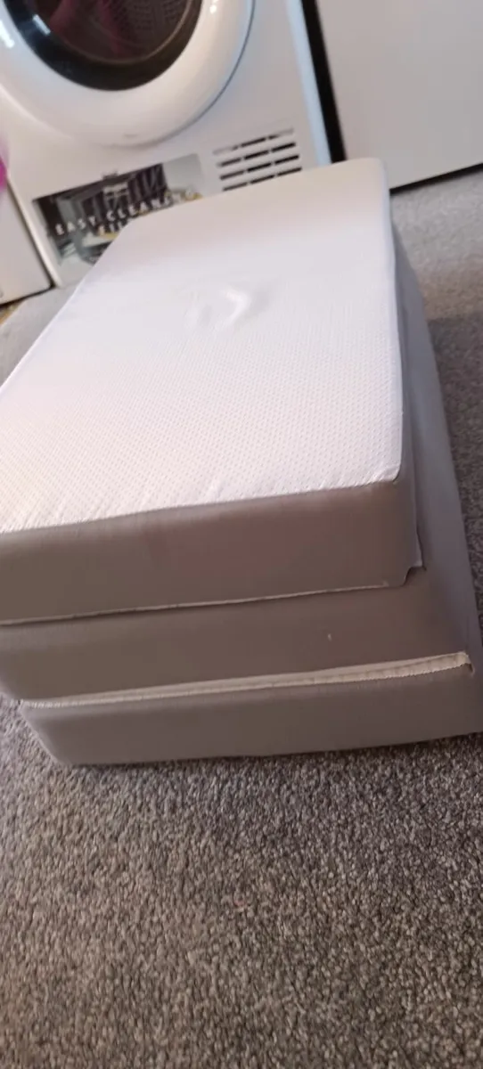 Travel cot mattress - Image 1