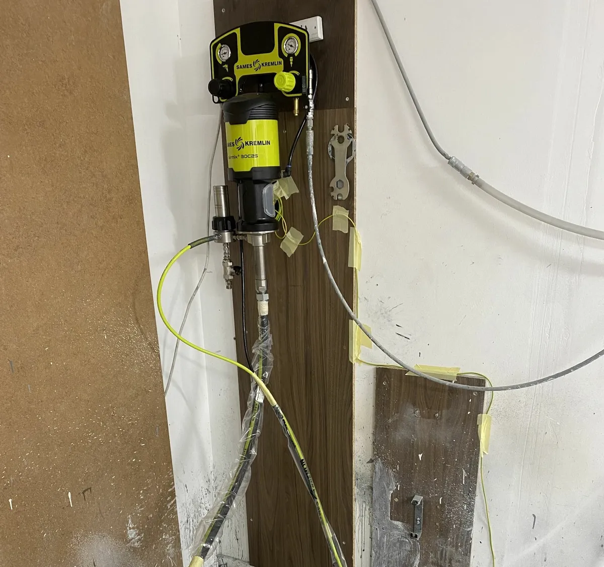 Kremlin Airmix 30C25 - Spray system - Image 1