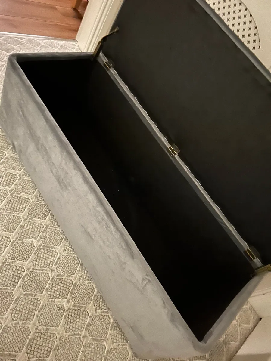Velvet Storage Blanket Box / Bench - Image 3