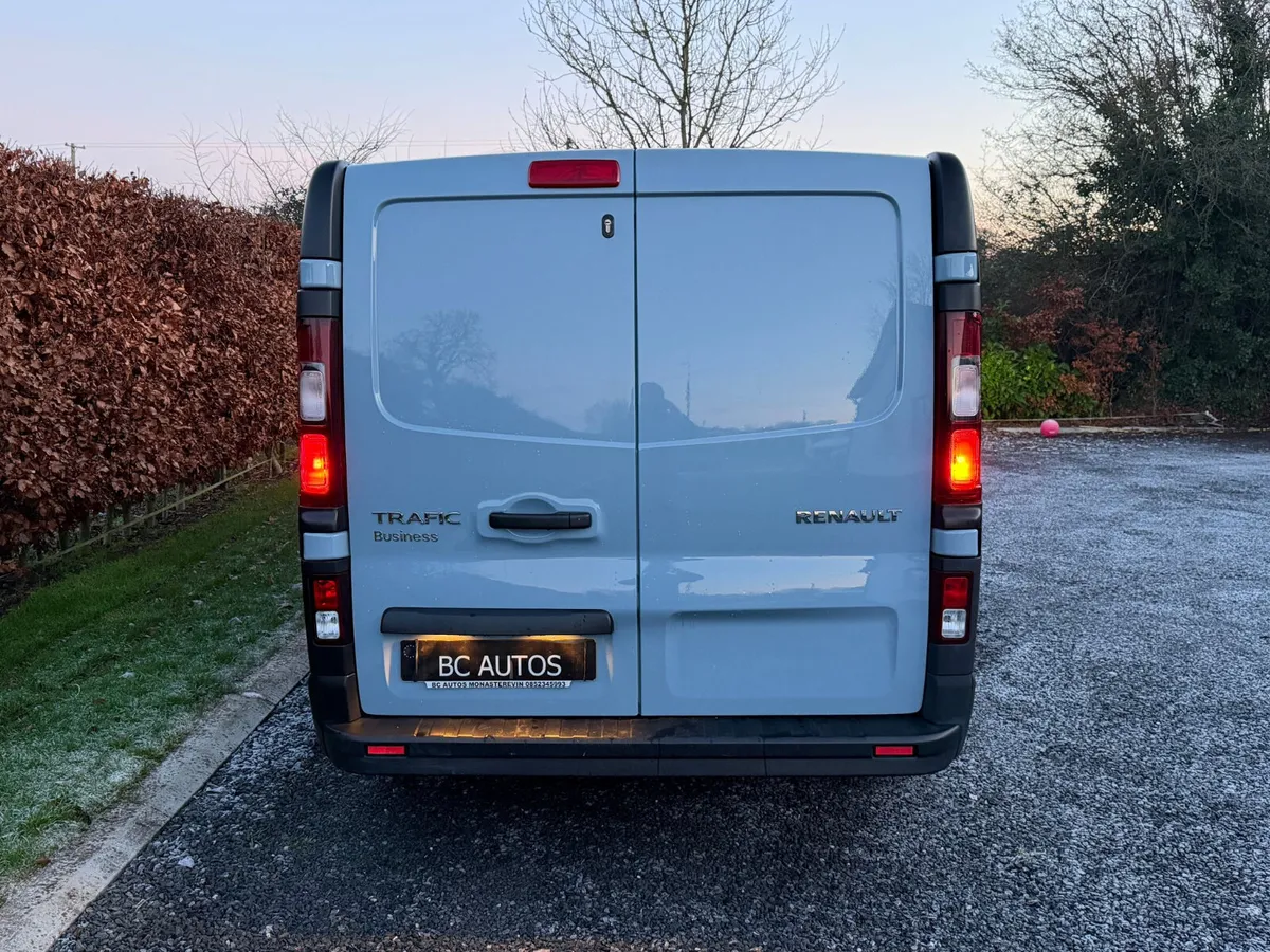 2022 Renault Trafic 2.0 130 Business *As New * - Image 4