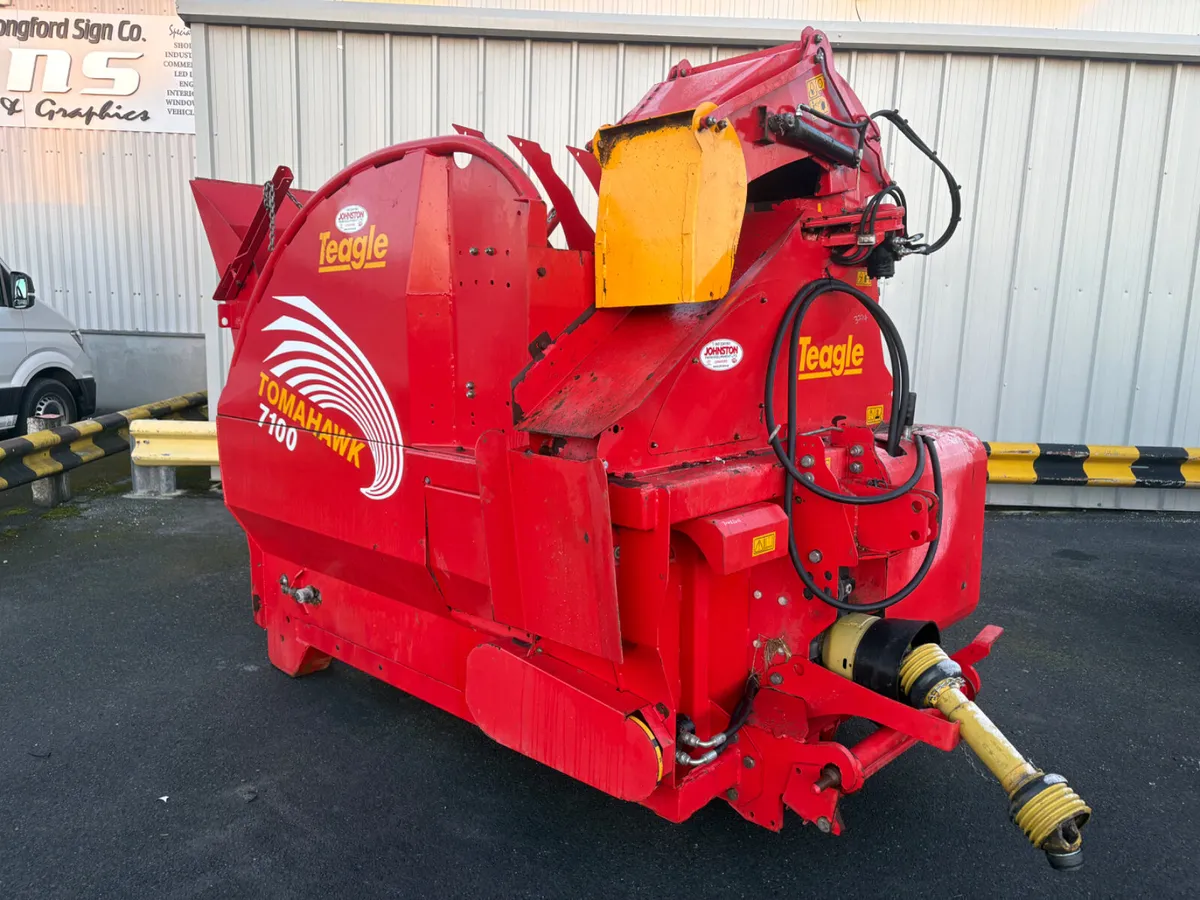 2019 Teagle 7100 Silage Feeder & Straw blower - Image 1