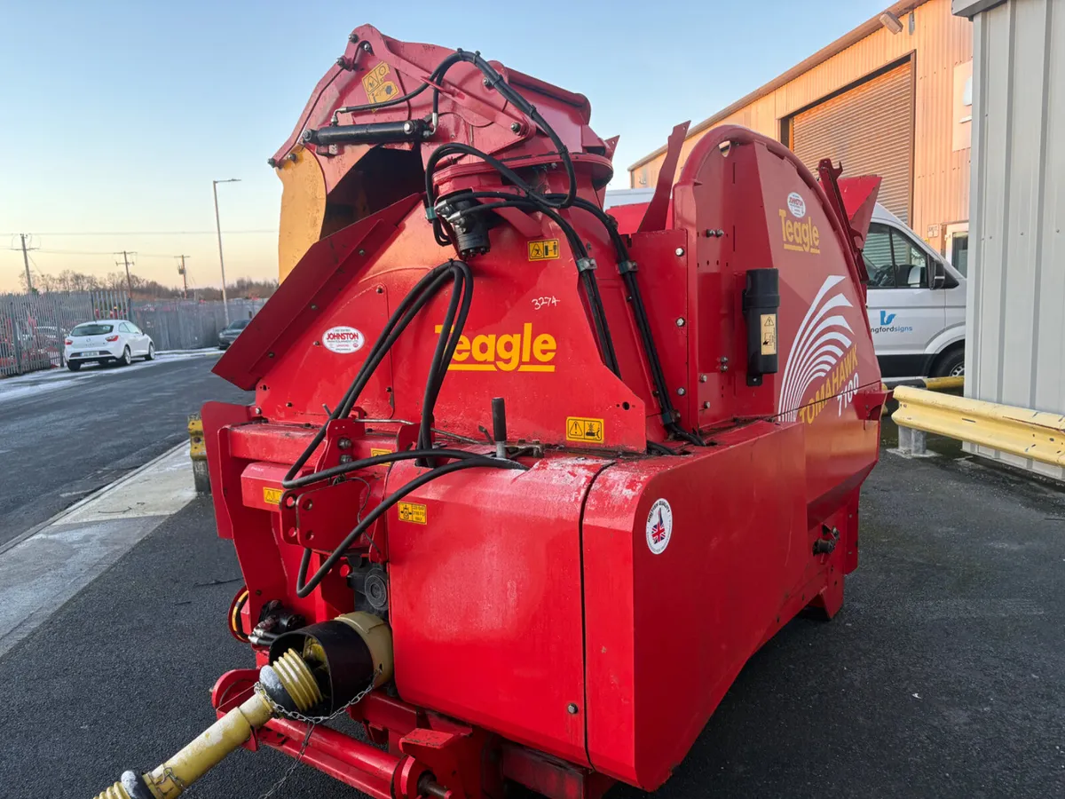 2019 Teagle 7100 Silage Feeder & Straw blower - Image 2