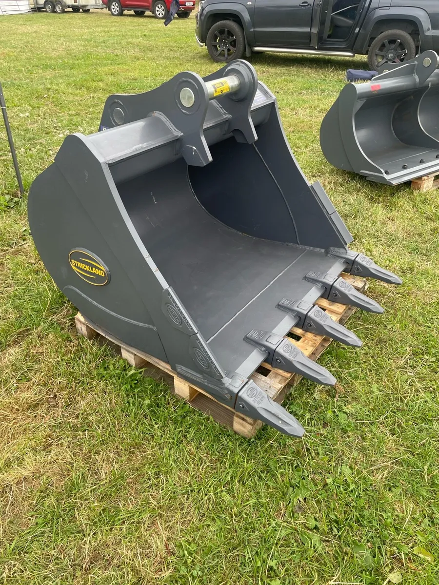 4ft Strickland digging bucket 65mm pins - Image 1