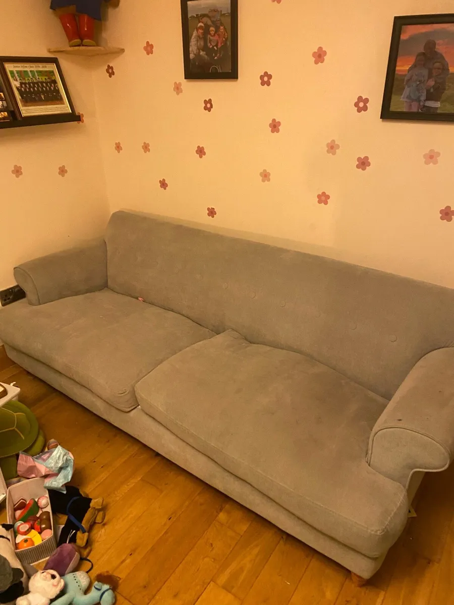 7 ft couch and arm chair - Image 3
