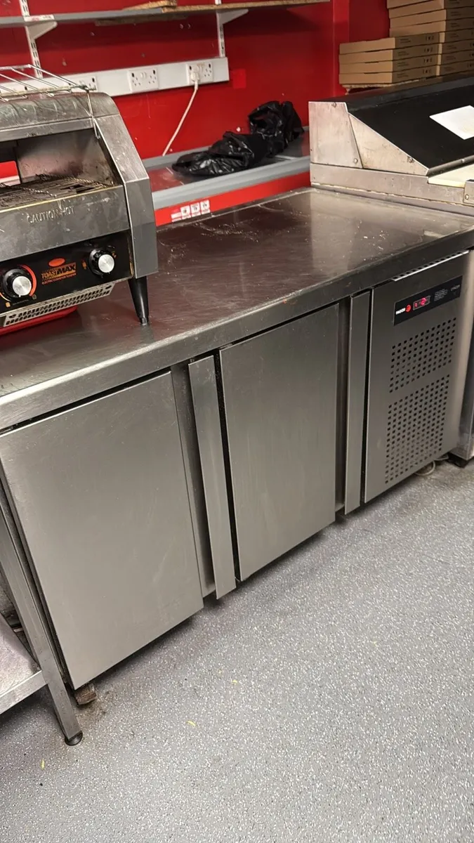 Pizza shop closing down - Image 3