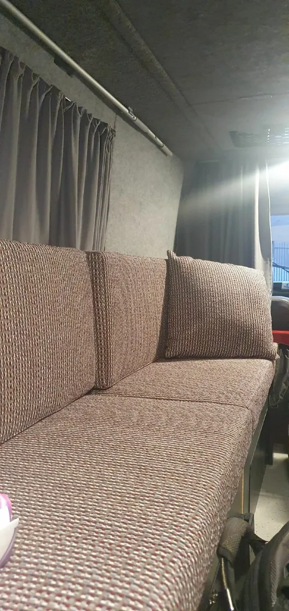 Defender 110 Camper - Image 2