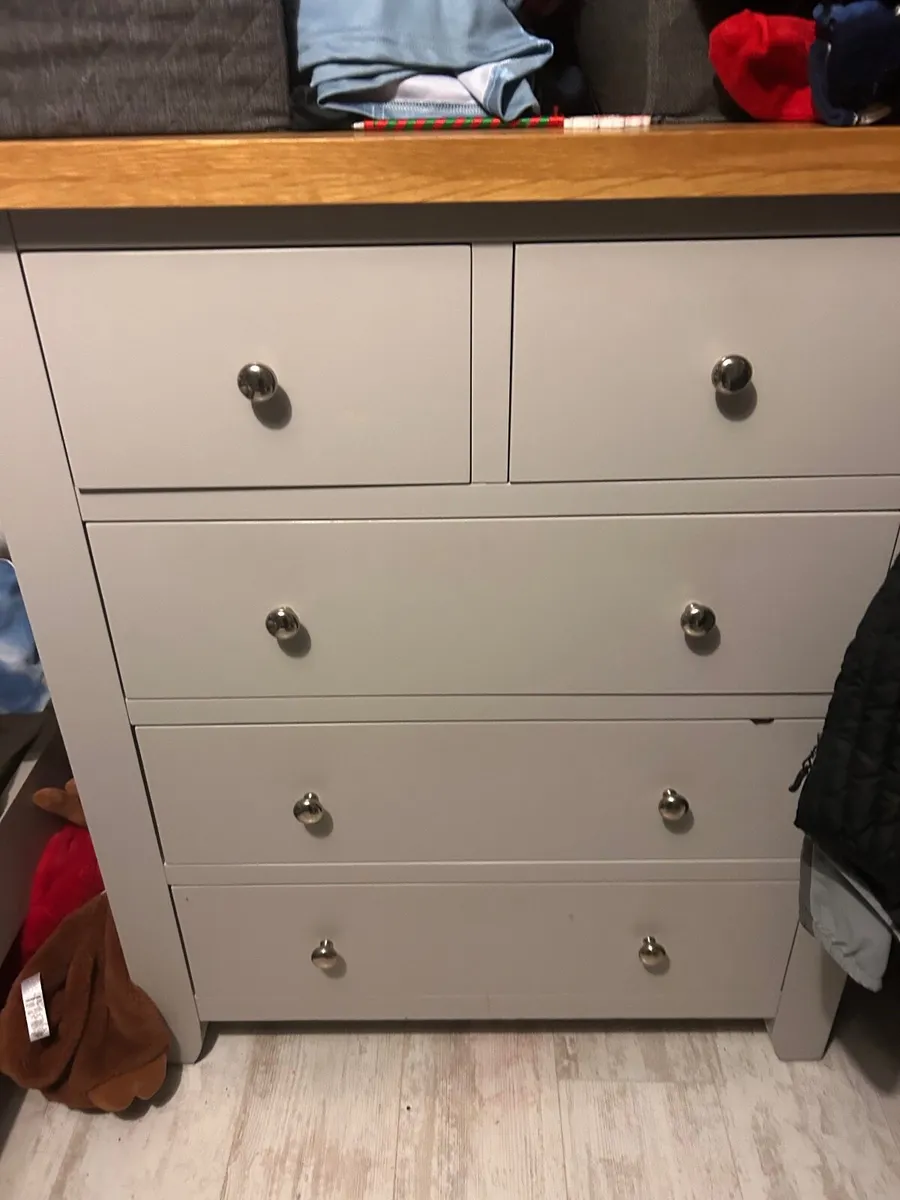 Chest of drawers - Image 1