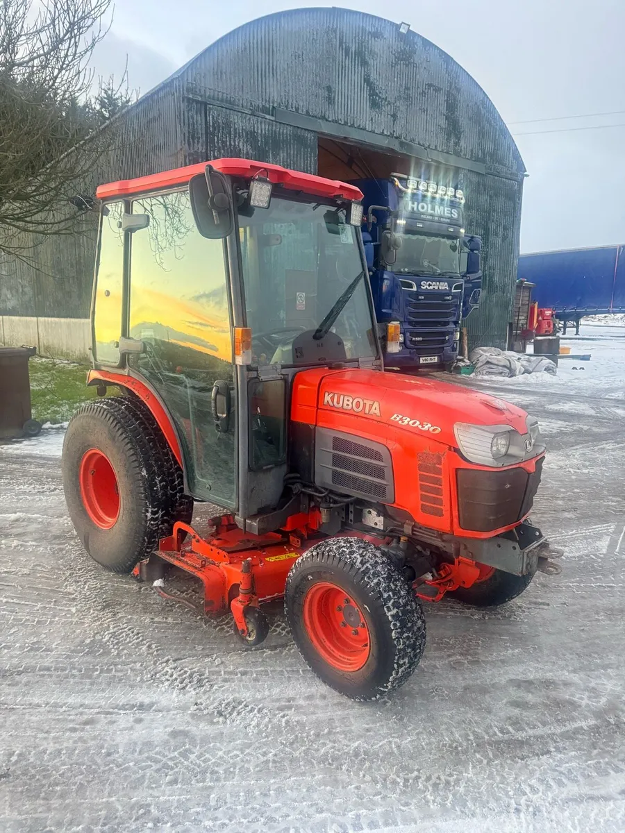 Kubota Compact Tractor with Mower - Image 3