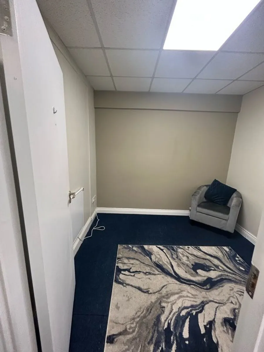 Treatment Room to Rent - Image 2