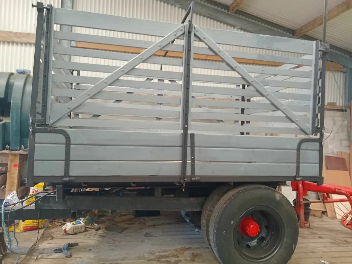 Trailer, Hay Bob, Sprayer, Bales - Image 1