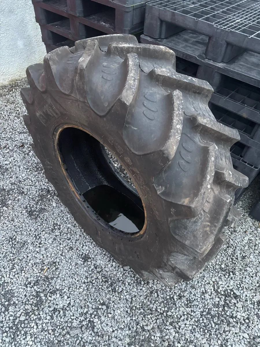 1 x AGRIMAX 380 / 85 R24 ( As new ) - Image 3