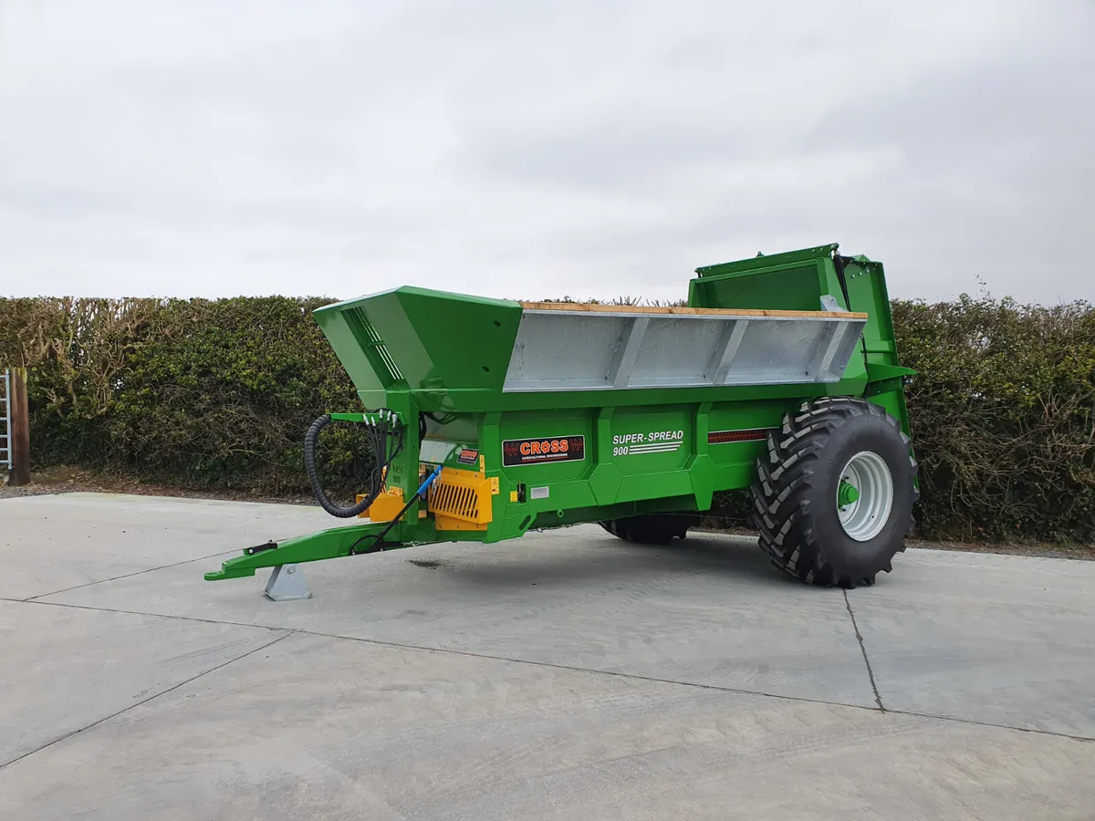 Cross 900 Muck Spreader - Image 1