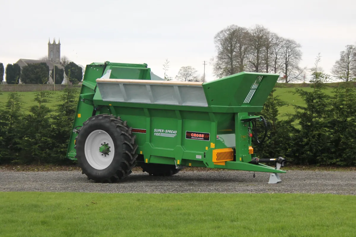 Cross 1100 Manure Spreader - Image 1