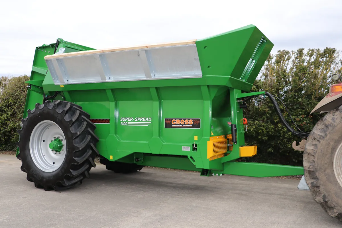 Cross 1100 Manure Spreader - Image 4