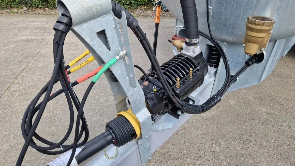 2750 Tanker - Image 2