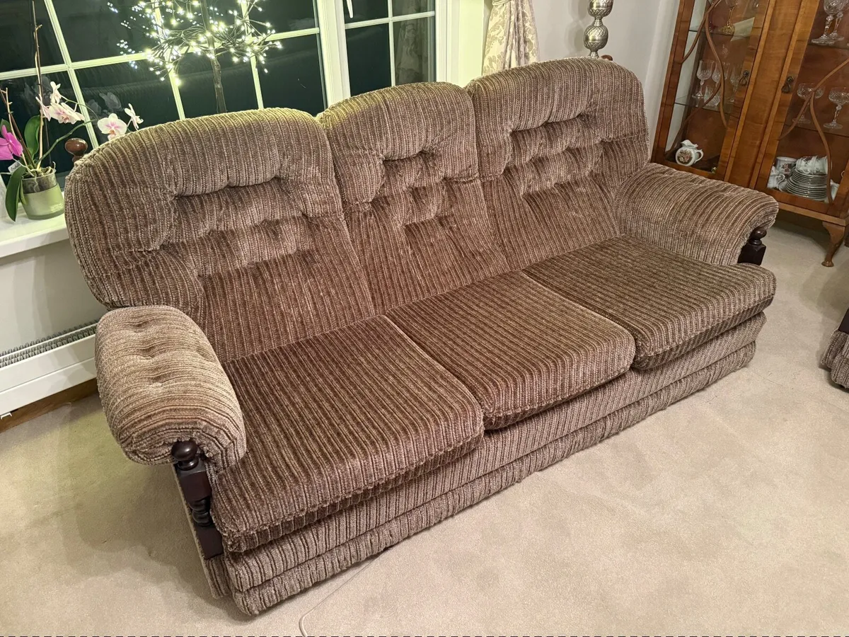 Sitting room suite - Image 1