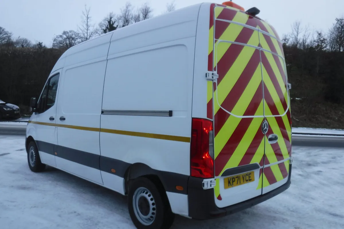 Mercedes Sprinter Oct 2021 314 2.2CDI mwb high roo - Image 3
