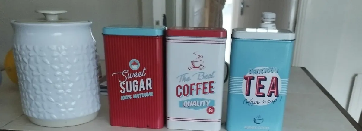 Vintage tins - Image 1