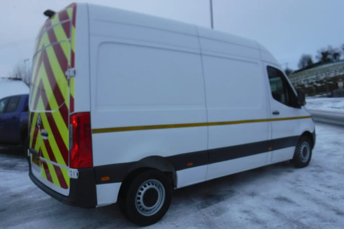Mercedes Sprinter Oct 2021 314 2.2CDI mwb high roo - Image 4