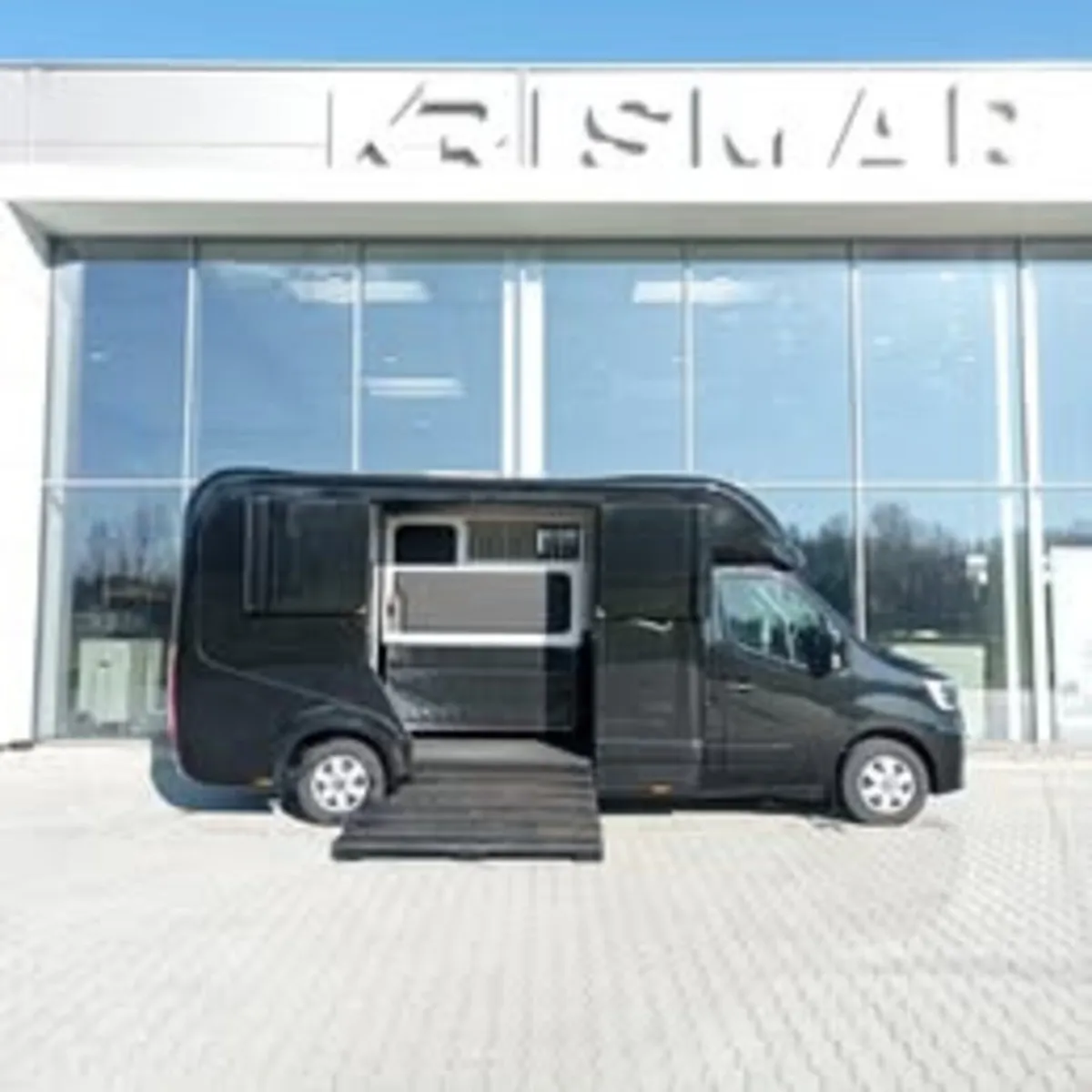 2026 New Renault master 180 bhp automatic - Image 2