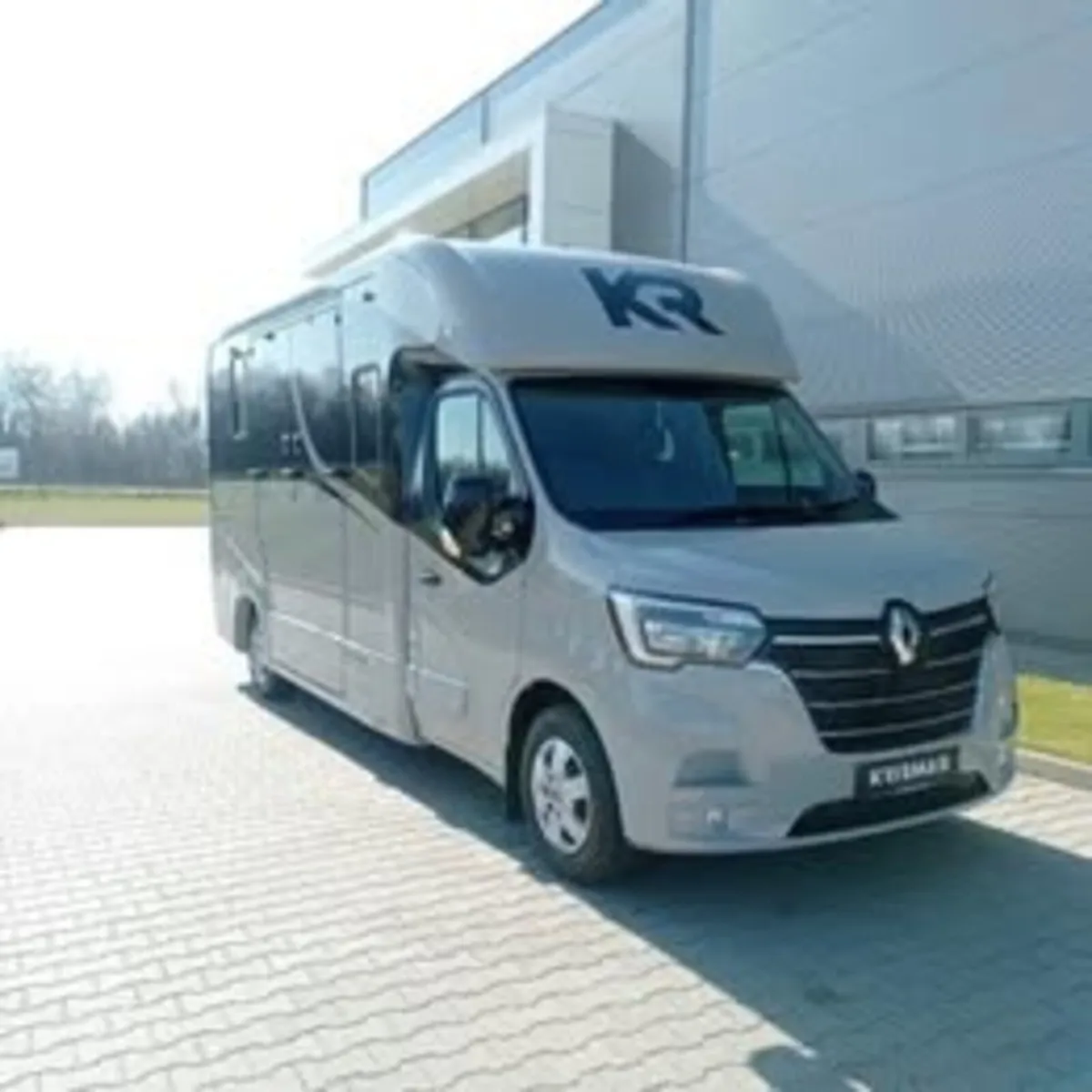 2026 New Renault master 180 bhp automatic - Image 1