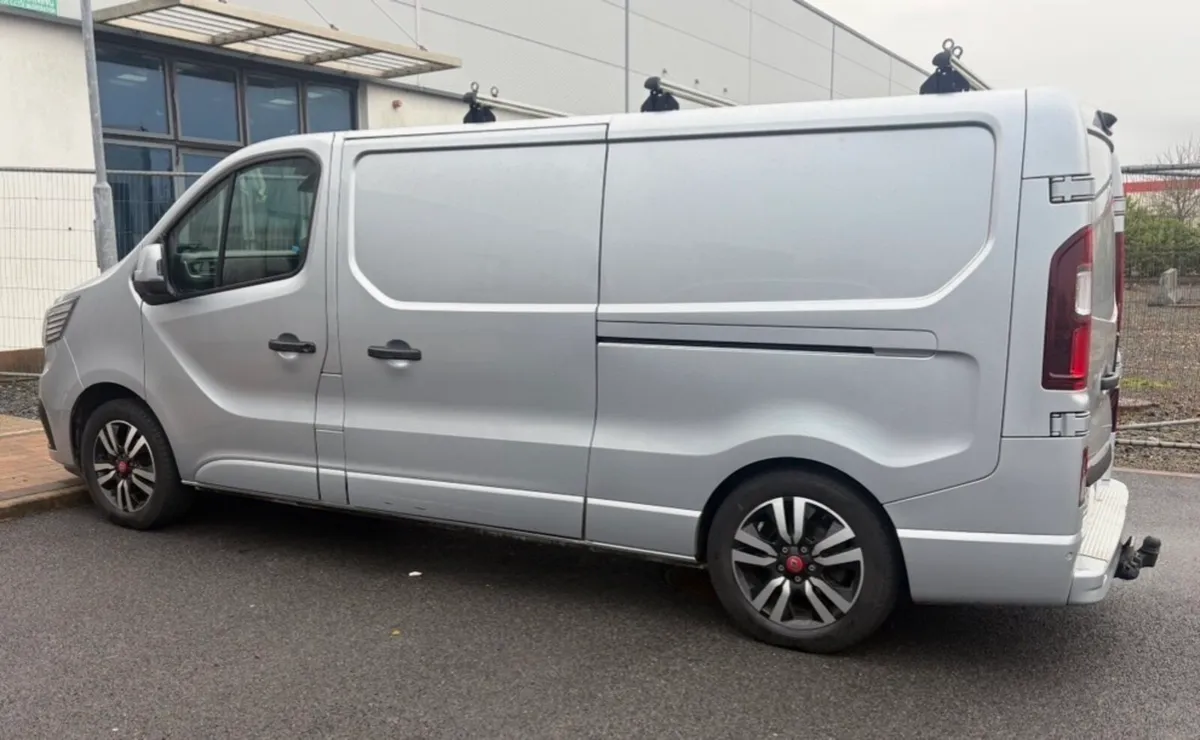 232 Renault Traffic Automatic 2.0L 170bhp - Image 4