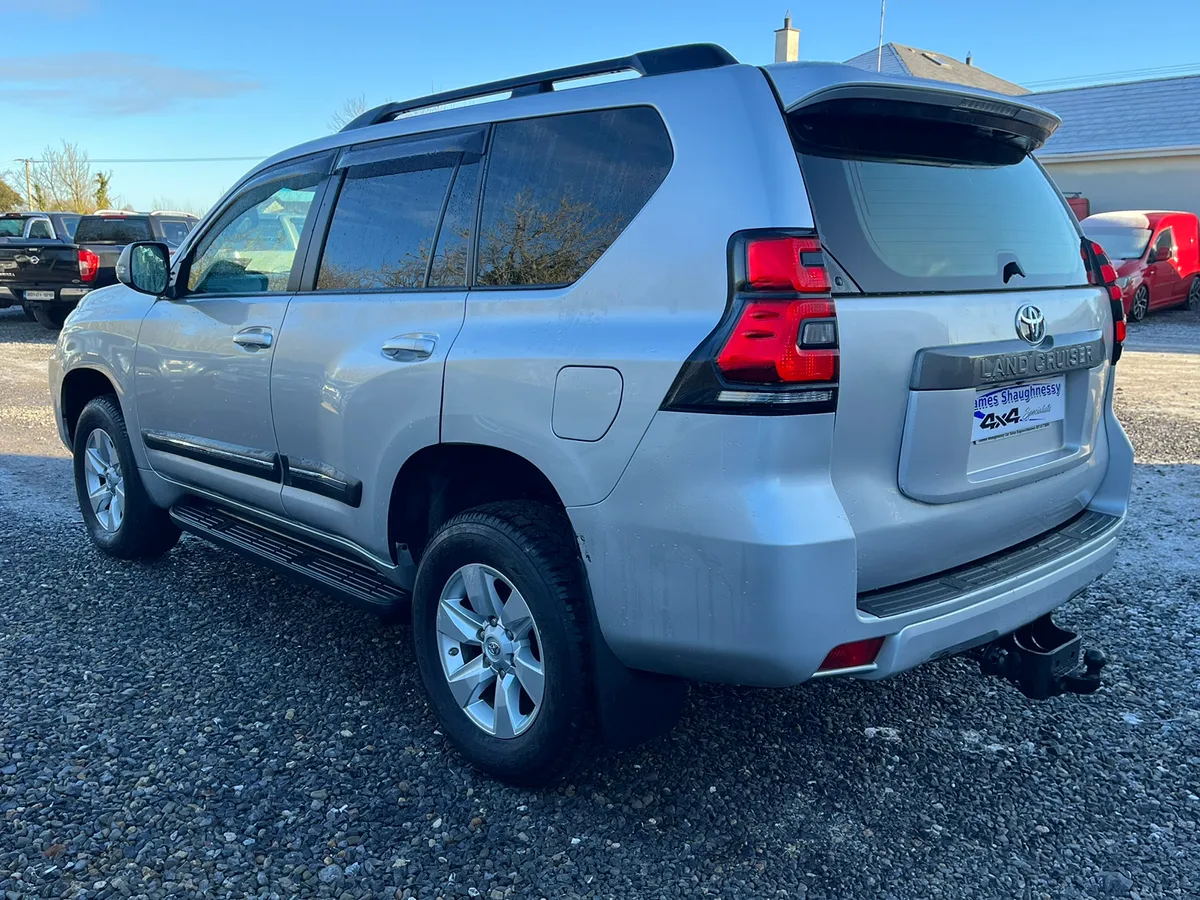 2023 TOYOTA LAND CRUISER 2.8 D-4D 2 SEAT - Image 3