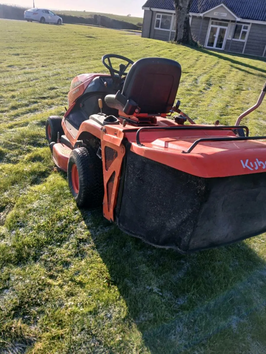 Ride on lawnmower - Image 2