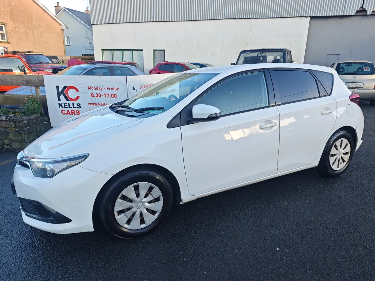 Toyota Auris 2016 1.4D - Image 2