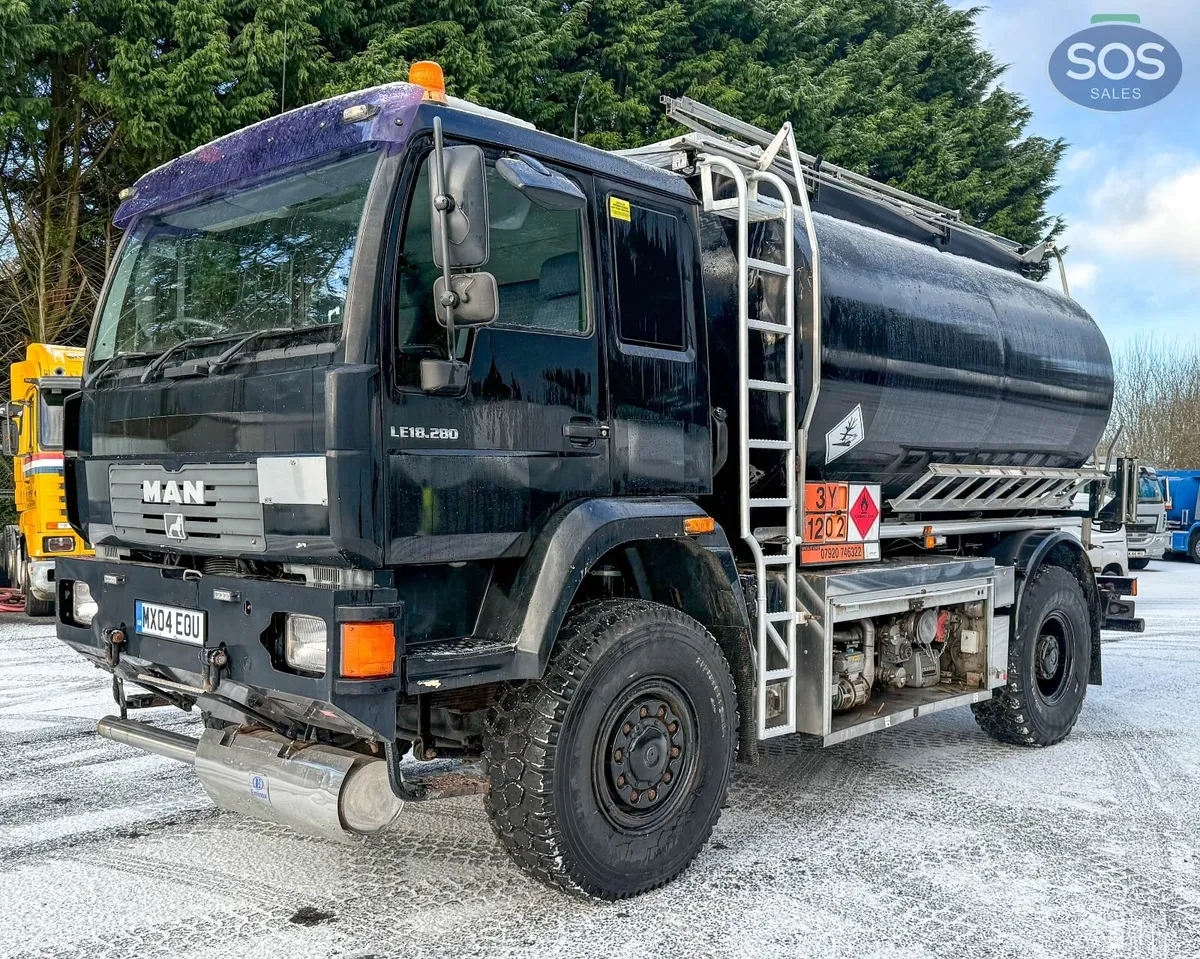 2004 MAN ERF 18.285 4x4 wheel drive  Tanker - Image 1