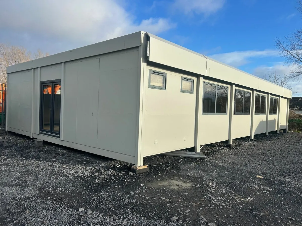 60' (18 m) x 32' (9.7 m) Modular Building for Rent - Image 1
