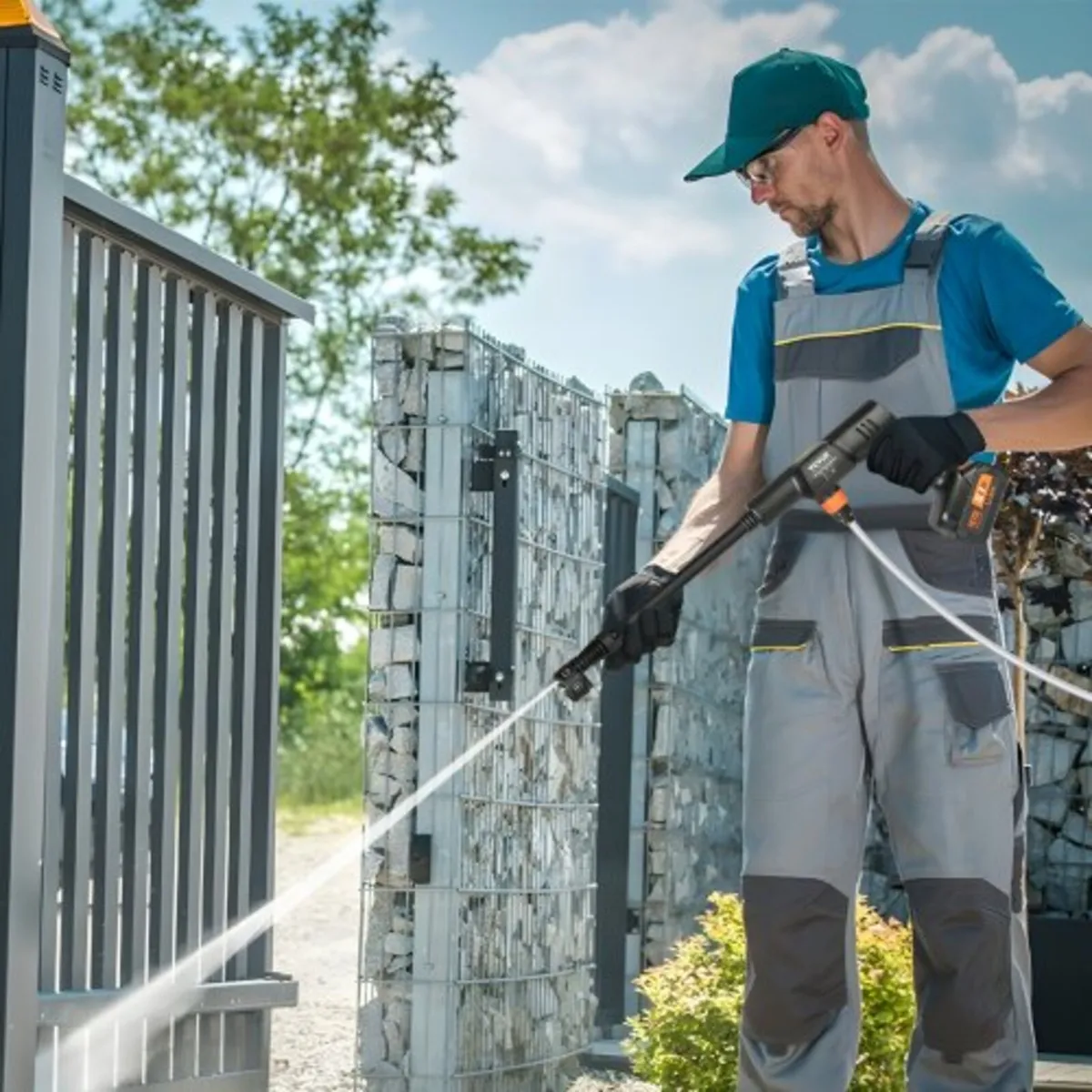 Cordless Pressure Washer, 652-PSI 1.0 GPM Portable - Image 3