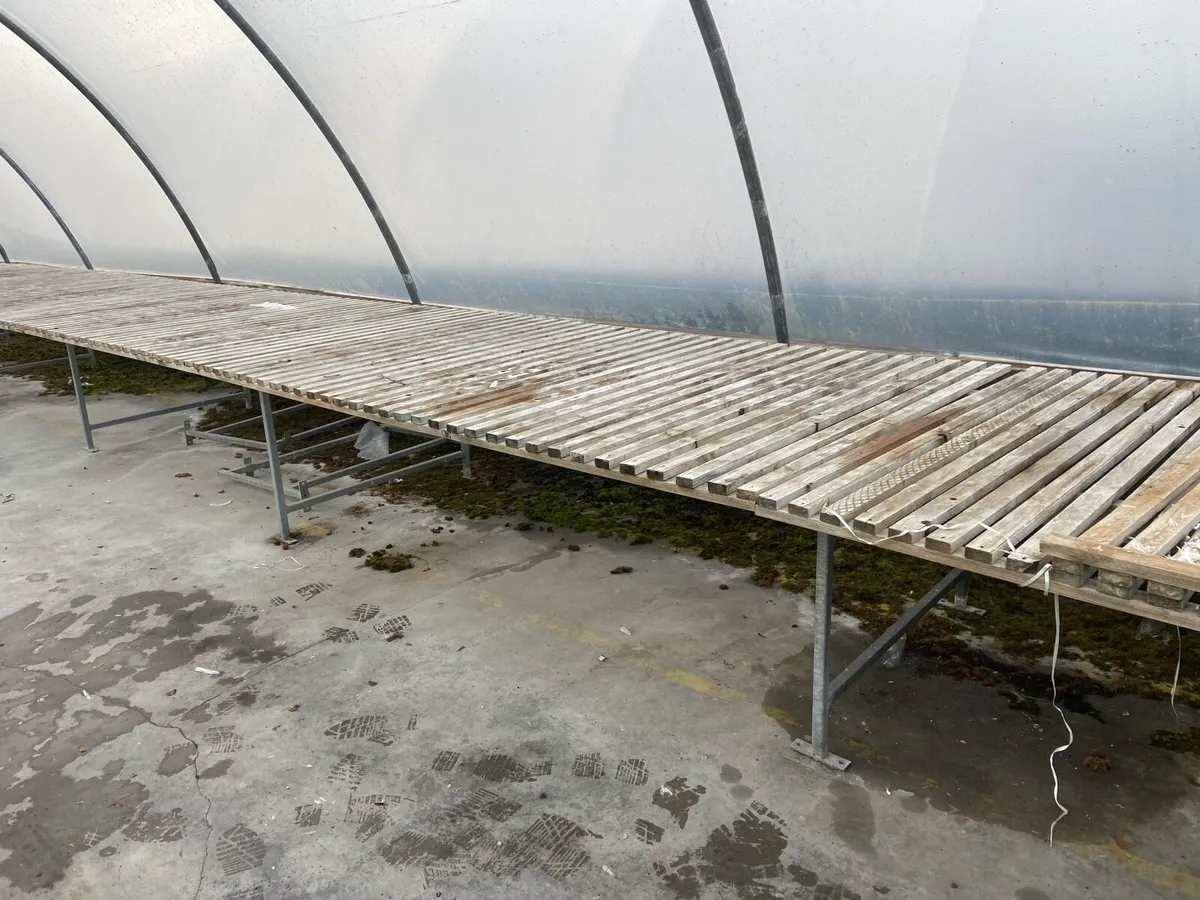 Shelving for tunnels - Image 1