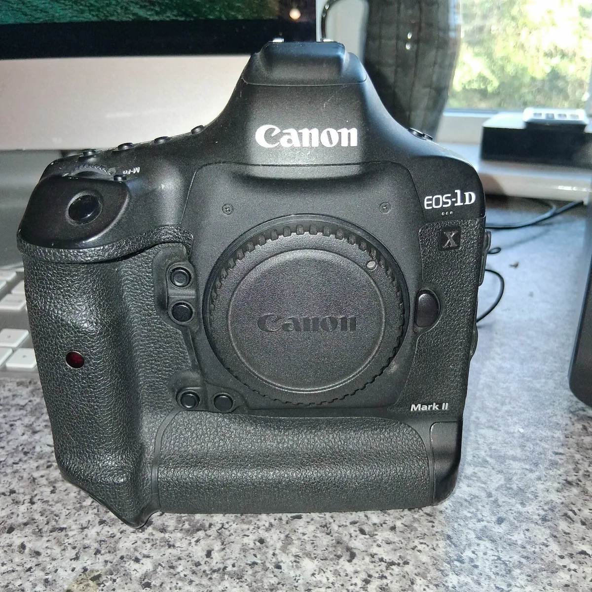 Canon 1DX Mk2 - Image 1